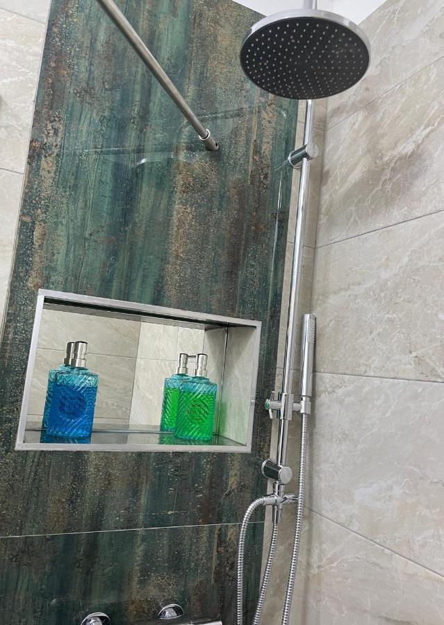 Metropole Apartments Studio City Bucharest Luaran gambar
